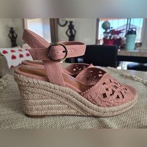Lucky Brand coyna floral espadrille wedge sandal.   Size 9.5